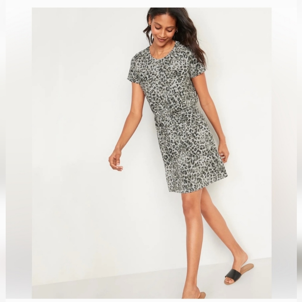Old Navy Medium Gray Cheetah Print Cinched Dress